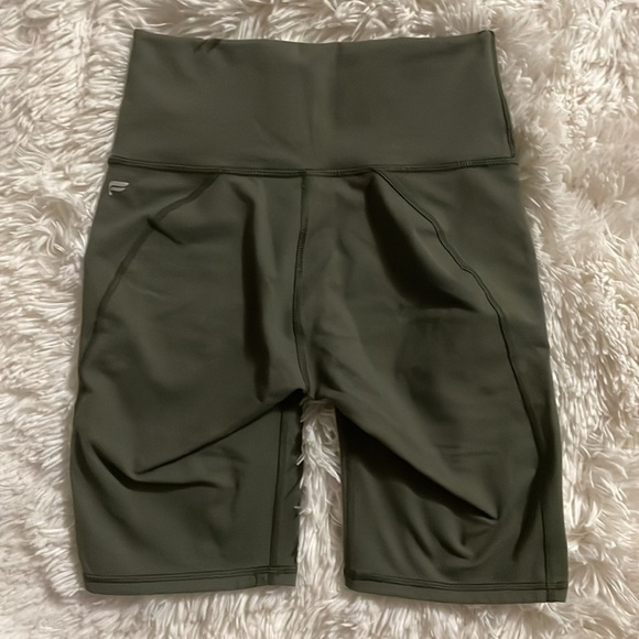Fabletics Define PowerHold® High-Waisted 9'' - Picture 3 of 5